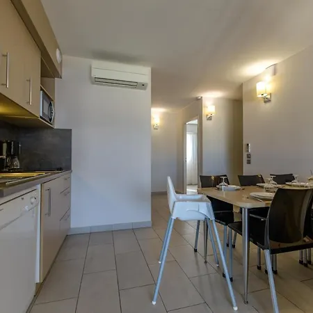 De Tourisme Amiraute Apartmanhotel 4*