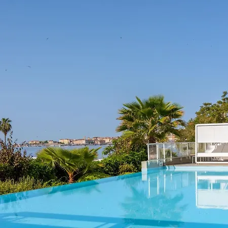 De Tourisme Amiraute Apartmanhotel