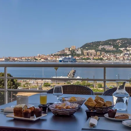 Apartmanhotel De Tourisme Amiraute 4*