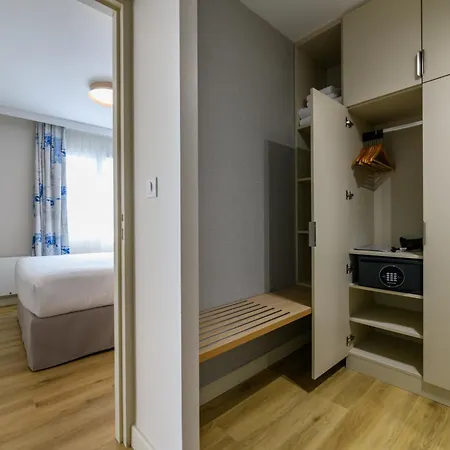 De Tourisme Amiraute Aparthotel 4*