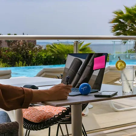 Apartmanhotel De Tourisme Amiraute 4*