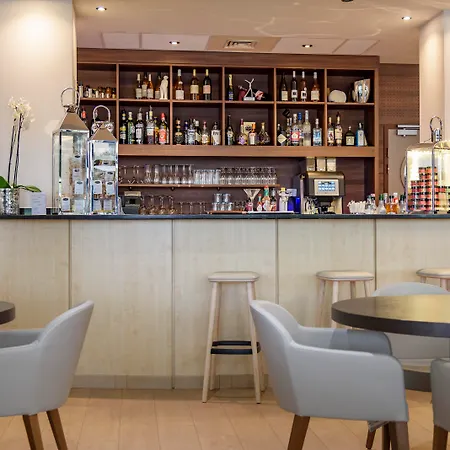 De Tourisme Amirauté Appart hôtel Ajaccio (Corsica)