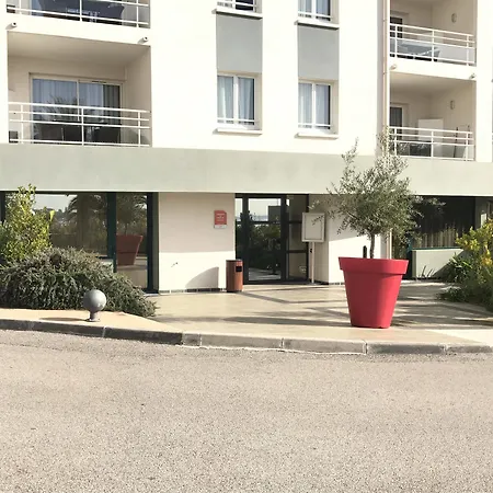 De Tourisme Amirauté Aparthotel 4*