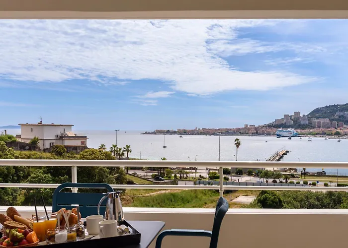 De Tourisme Amiraute 4*