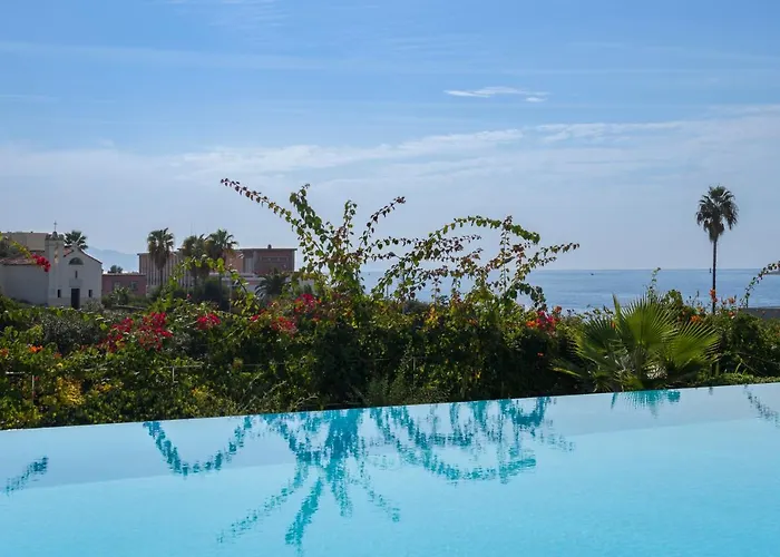 De Tourisme Amiraute Aparthotel